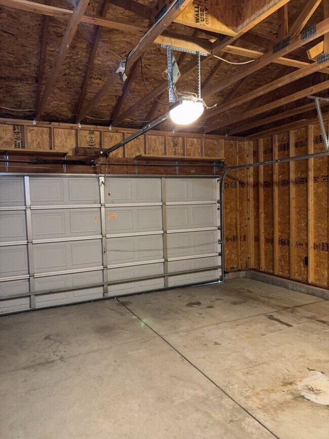 Building Photo - 3bd/3ba Johnstown Home with 2-Car Garage &...