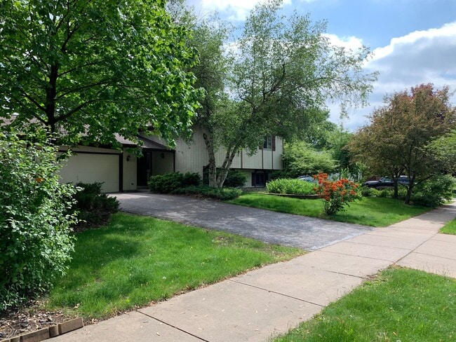 Building Photo - 3303 Eddy Ln