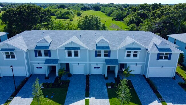 Building Photo - 492 Salisbury Cir