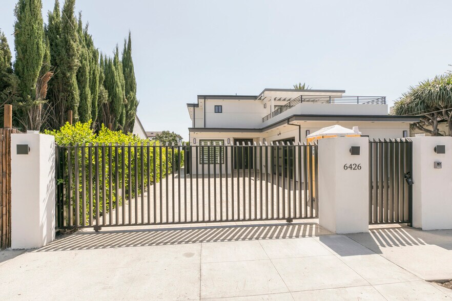 Building Photo - 6426 Varna Ave