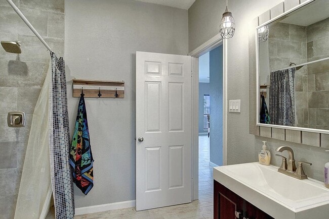 Building Photo - 15302 Bonasse Ct