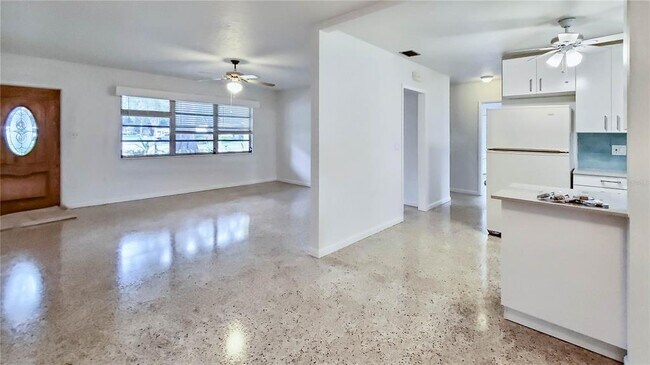 Building Photo - 3266 Jolson Dr