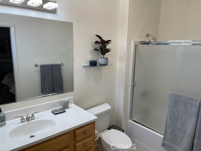 Building Photo - 35330 Rosemont Dr