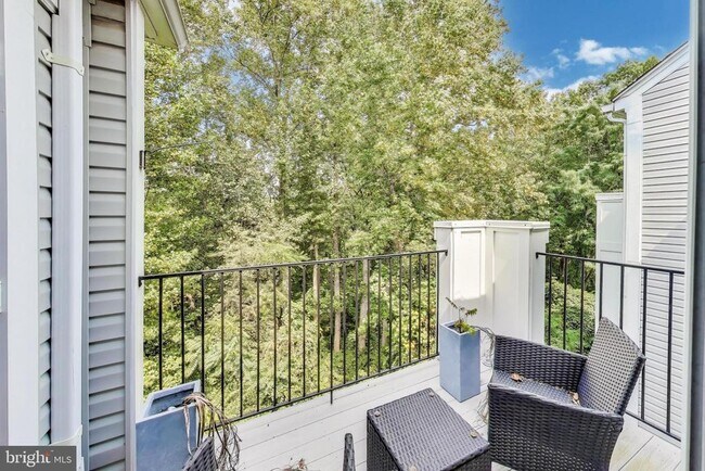 Building Photo - 10021 Vanderbilt Cir