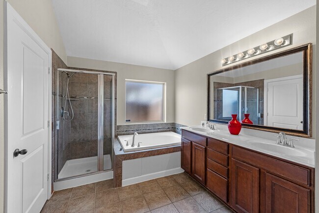 Building Photo - 4014 Pinecrest Hollow