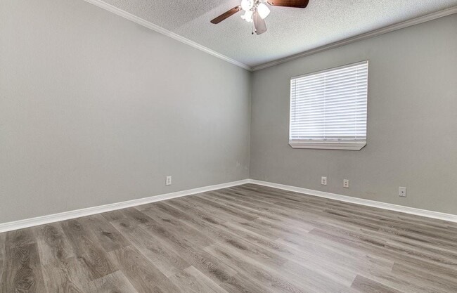 Building Photo - 16900 Simsbrook Dr