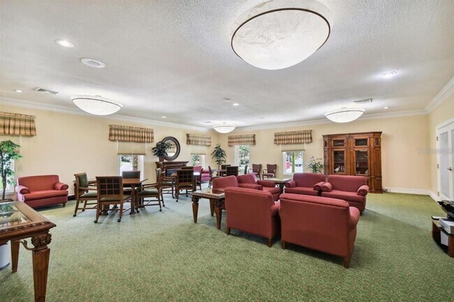 Building Photo - 4900 Brittany Dr S