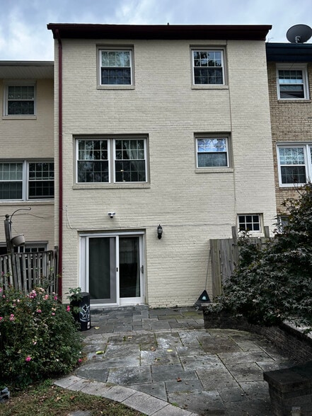Building Photo - 14826 Haymarket Ln
