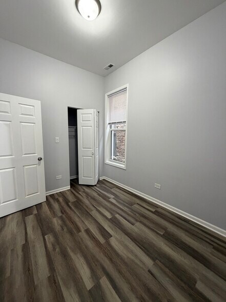 Building Photo - 240 W 24th St