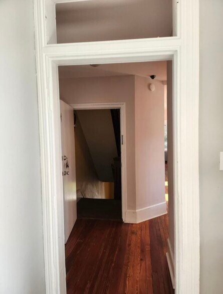 Building Photo - 163 Sumac St