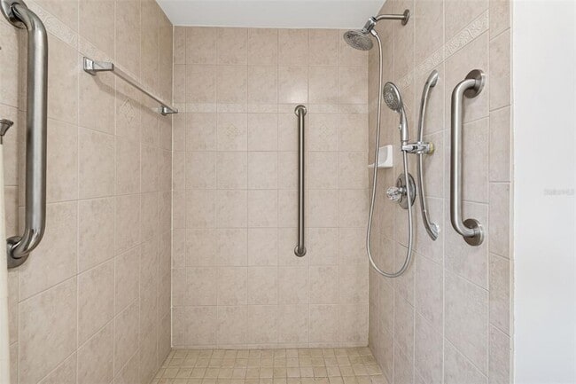 Building Photo - 10375 Carrollwood Ln