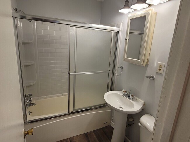 Building Photo - 3232 Brookwood Ct