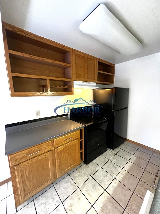 Building Photo - Charming Townhome in the Desirable Mirales...