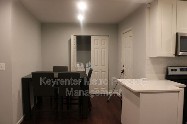 Building Photo - 17 Quire Ave