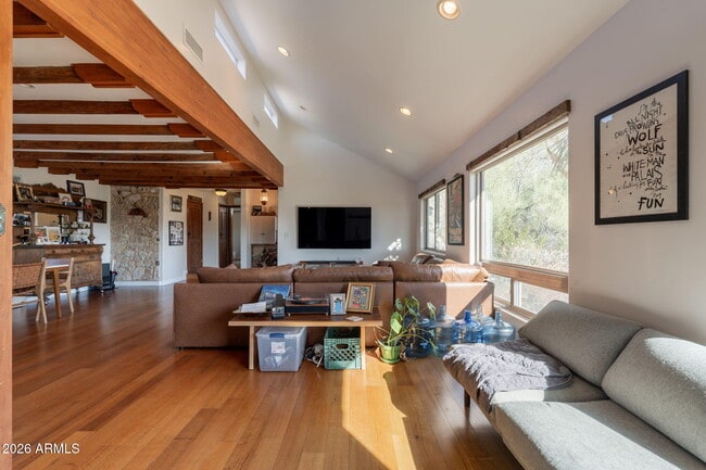 Building Photo - 1902 E Cortez St