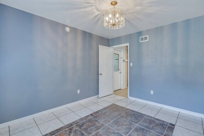 Building Photo - 12473 Northwood Rd