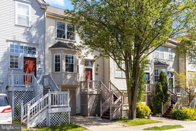 Building Photo - 104 Frazer Dr