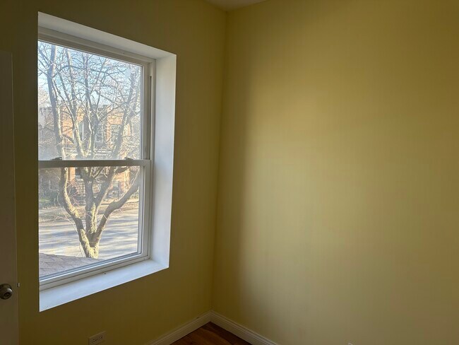 Building Photo - 720 N Homan Ave