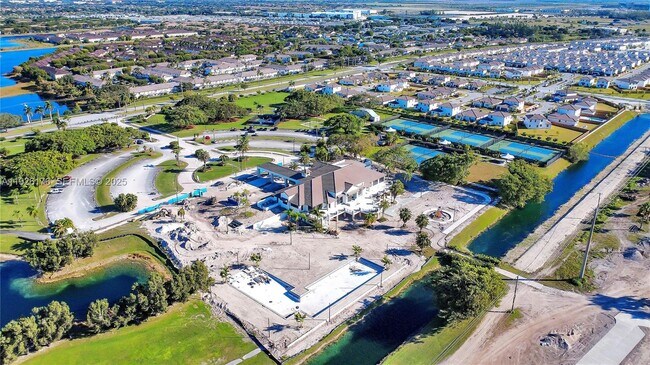 Building Photo - 2873 SE 24th Ct