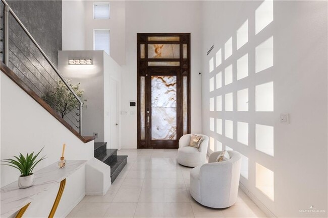 Building Photo - 28 Rio Grande Dr