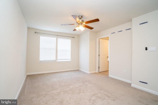 Building Photo - 172 Mazzeo Dr