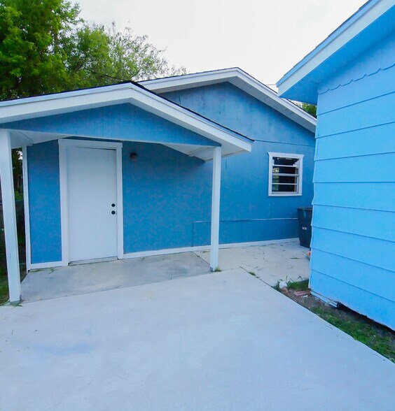 Building Photo - 2801 Guadalupe St
