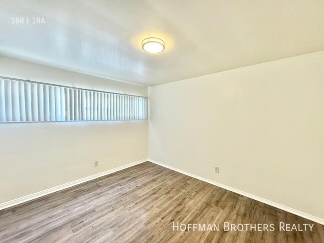 Building Photo - 131 Normandie Ave