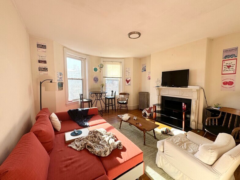 Building Photo - 23 Symphony Rd