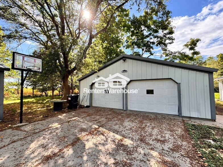 Building Photo - 23568 Maple Ridge