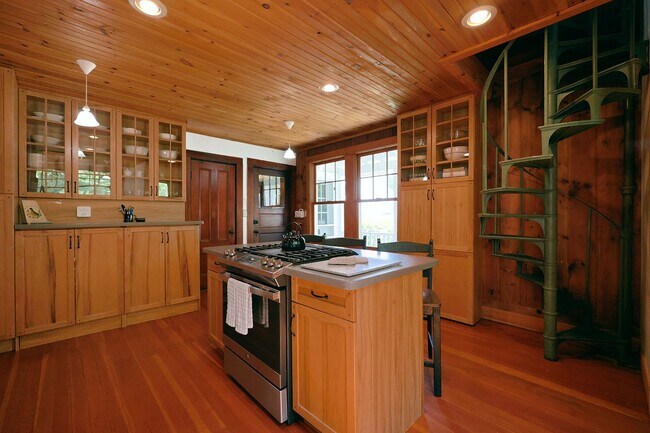 Building Photo - Winter Rental with Views of the Annisquam ...