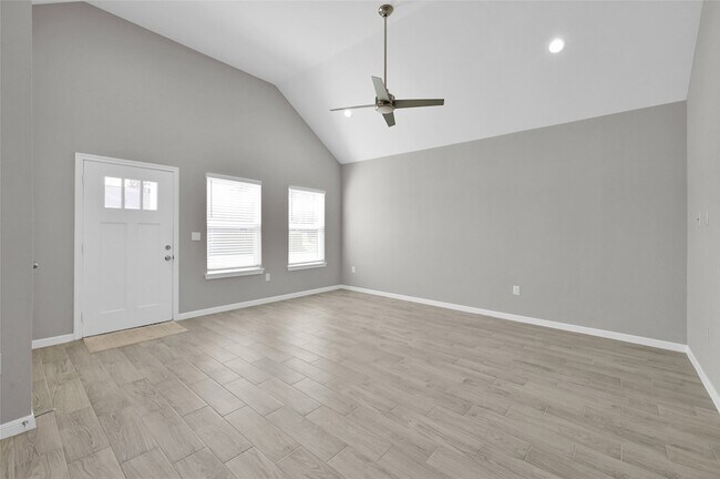 Building Photo - 16732 E Juneau St