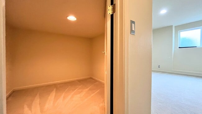 Building Photo - 1693 Salamoni Ct