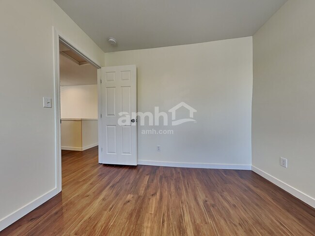 Building Photo - 9944 Terra Glenn Street Southeast