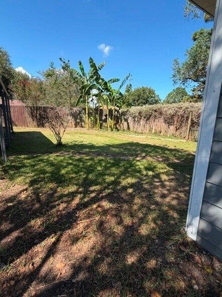 Building Photo - 1507 Sierra Dr