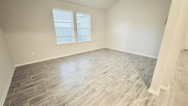 Building Photo - 212 Rollingwood Dr
