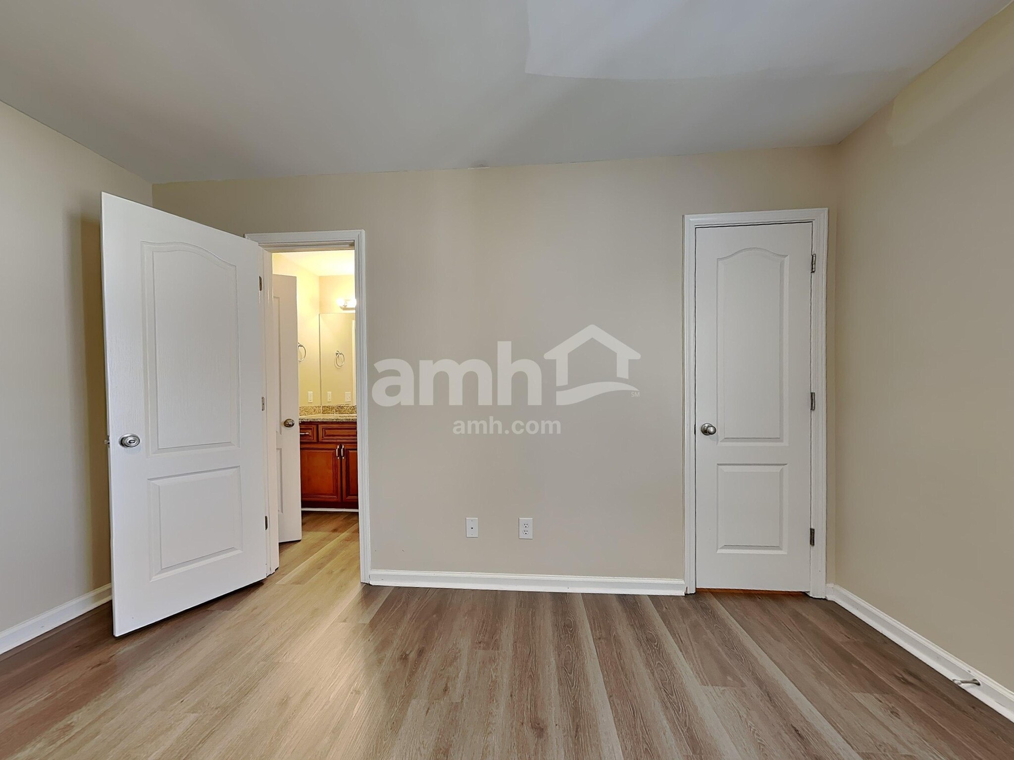 Building Photo - 515 Flat Rock Ter