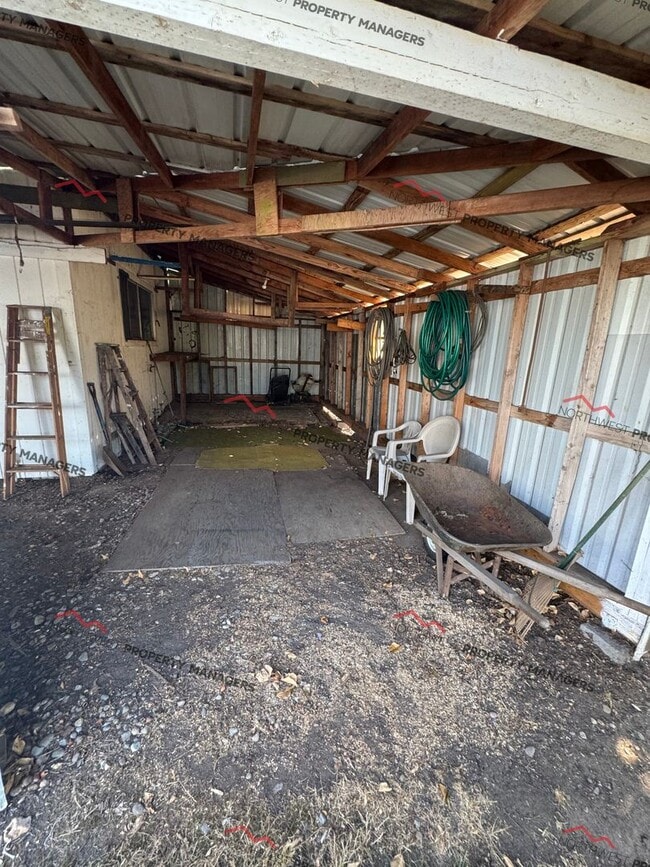 Building Photo - 1301 Kayu Ln
