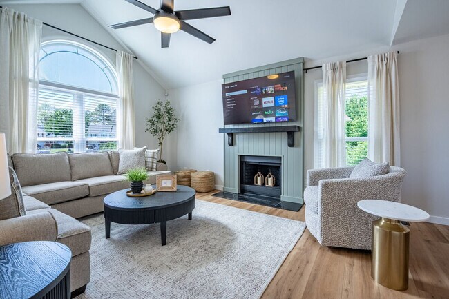 Building Photo - 18 Huntcliff Dr