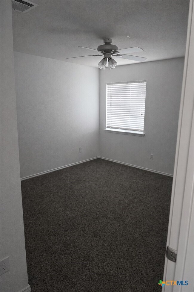 Building Photo - 2308 Isabelle Dr