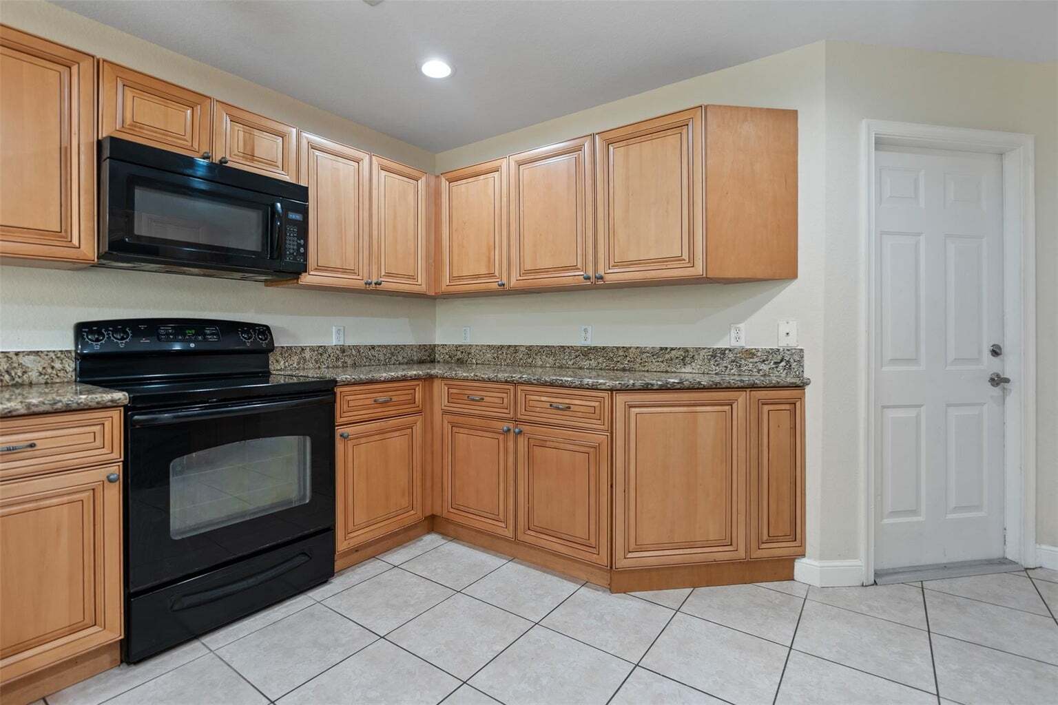 Building Photo - 6094 Live Oak Ct