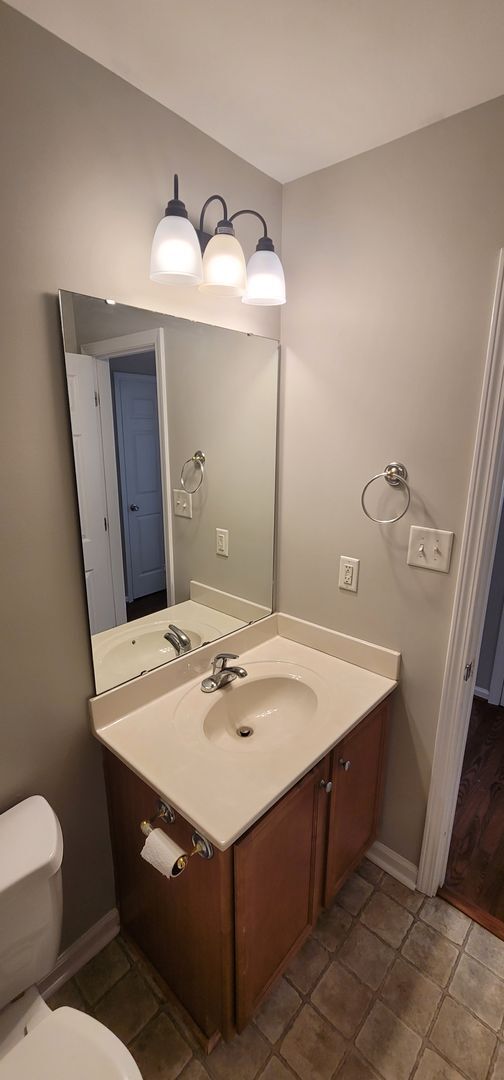 Building Photo - PHENOMENAL 4 Bedroom BEAUTY!!