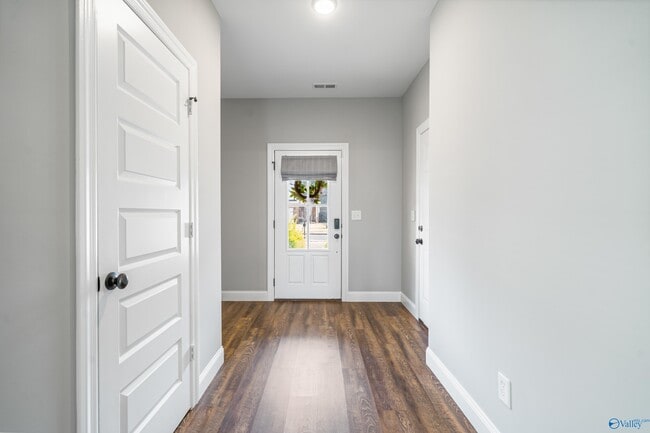 Building Photo - 1013 Highgrove Hts NW