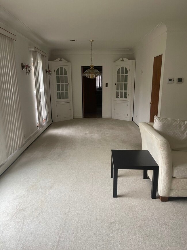 Building Photo - 12713 S 80th Ave