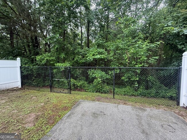 Building Photo - 8002 Towne Pk Dr