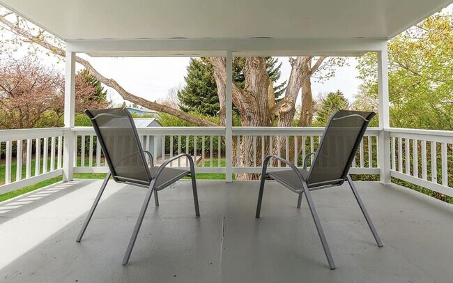 Building Photo - FULLY GUTTED & RENOVATED 5-Bedroom Home in...