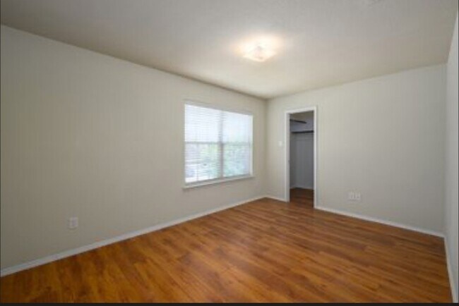 Building Photo - 800 Cormorant Dr
