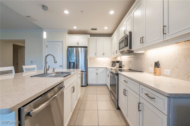 Building Photo - 6954 Avalon Cir