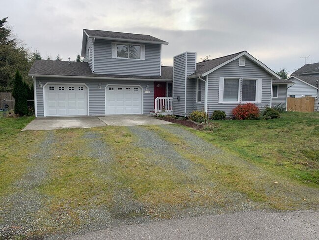 Building Photo - ***PENDING APPLICATIONS***Lovely Home with...