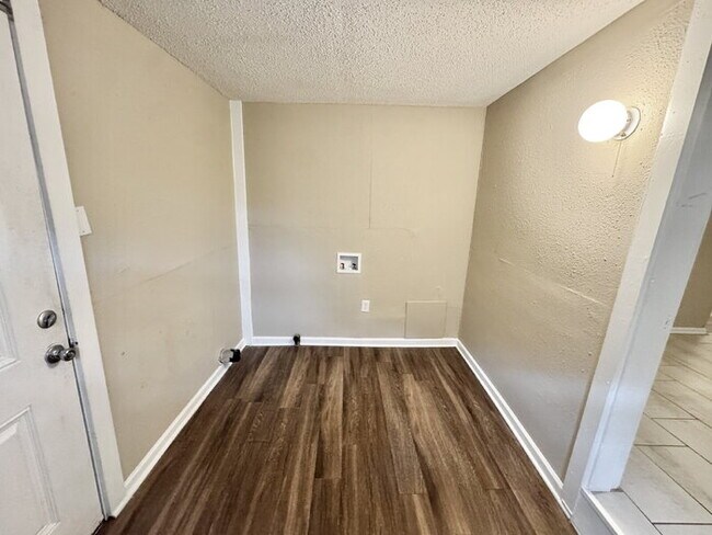 Building Photo - 1761 Winston Dr