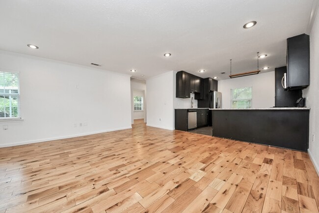Building Photo - 5118 Ditmas Ln